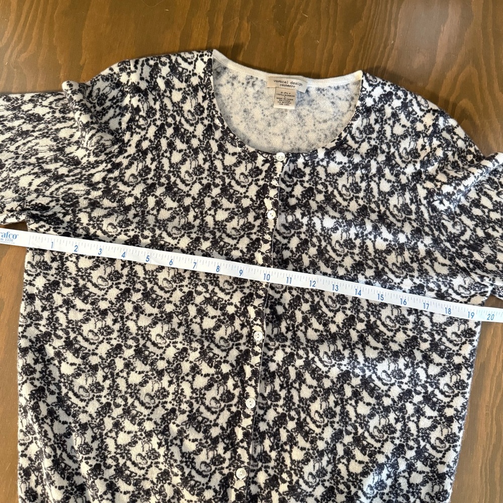 Vertical Design 100% Cashmere Cardigan Sweater - Picture 6 of 10
